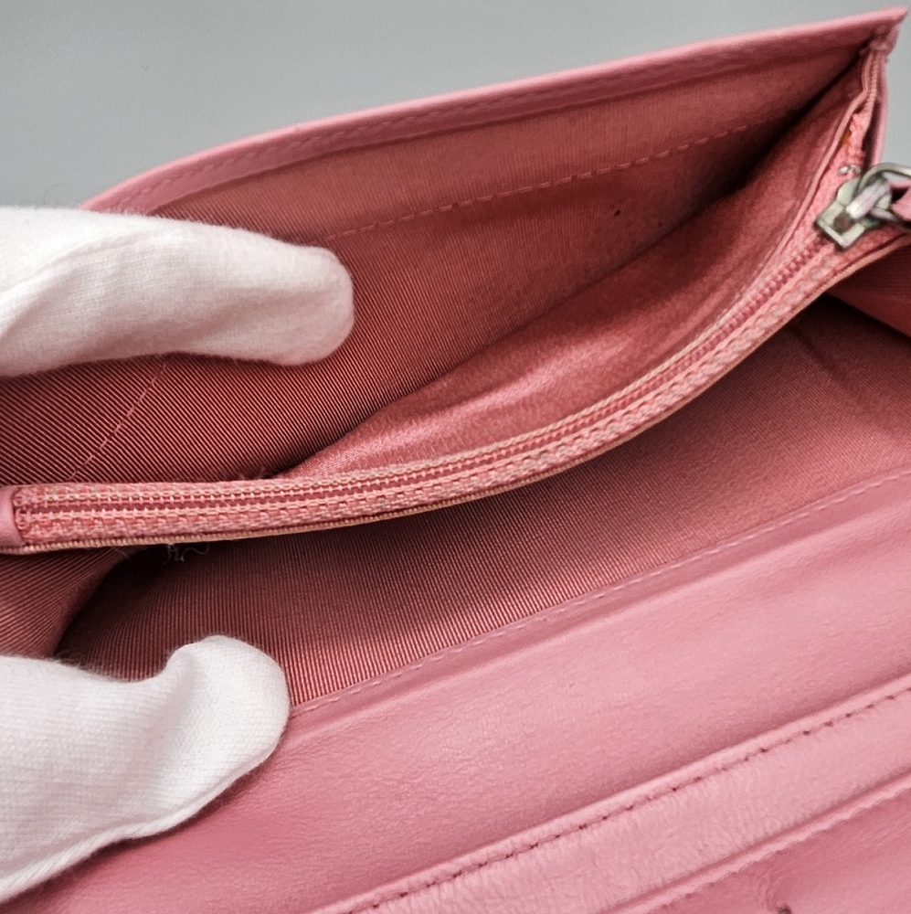 🩷CHANEL Pink Quilted Leather Wallet🩷 - Picture 13 of 16